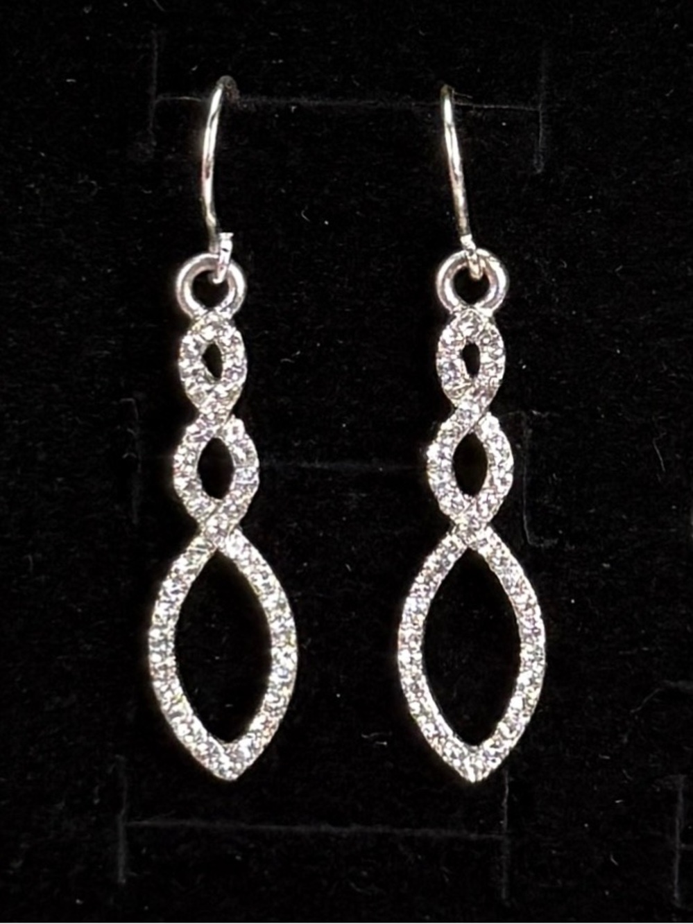 Beautiful Silvertone clear bling dressy pierced earrings